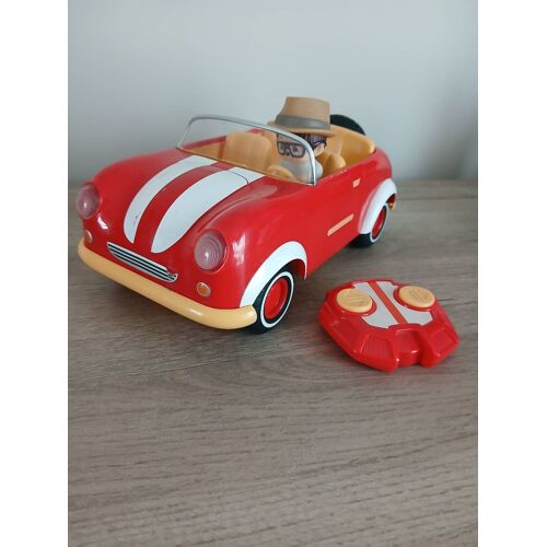 Voiture Cabriolet Télécommandée Et Sa Télécommande De Couleur Rouge Et