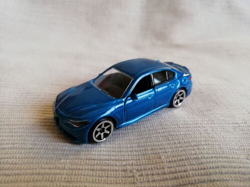 Voiture Alfa Romeo Giulia 1/64-Majorette