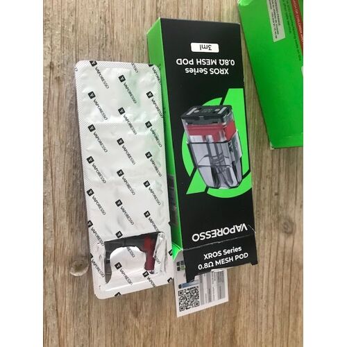 Vaporesso XROS Series Pod (Mesh) 3ml - 4 pcs- 0.8ohm Compatible avec XROS PRO/XROS CUBE/XROS 3/XROS 3 MINI/XROS 3 Nano/XROS NANO/XROS 2/XROS MINI/XROS