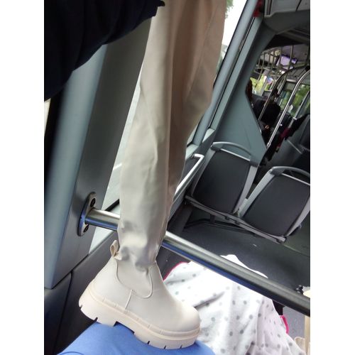 Lot De Plusieurs Cuissardes Noire Et Belges Et Bottines À Talons