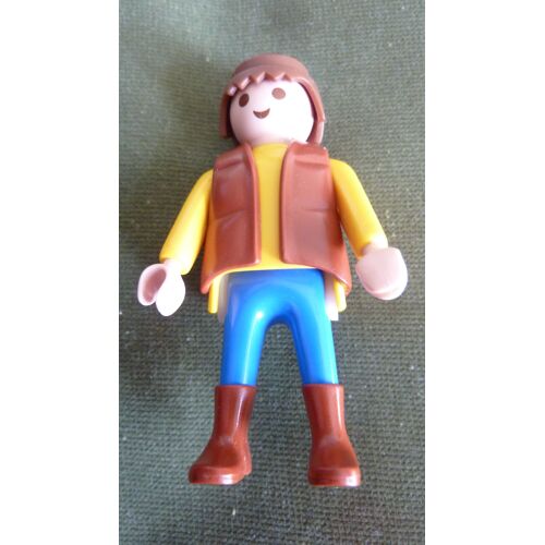 Playmobil = Un Personnage, Cheveux Marrons, Pull Jaune, Gilet Marron, Pantalon Bleu, Botte Marron, ( Geobra 1992 )