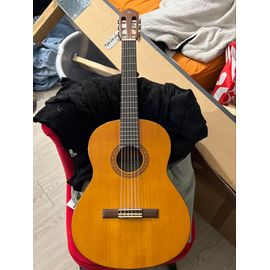 Guitare Yamaha 2/3