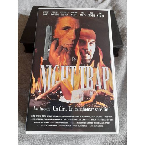 K7 Video Night Trap Un Polar Qui Jongle Avec Le Fantastique Avec Robert Davi Et Michael Ironise Film De 1993 Inédit En Dvd