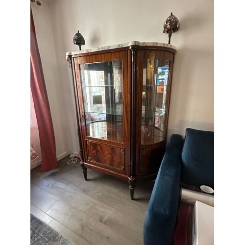 Buffet Salle À Mange Style Louis Xvi Décoration Bronze Doré Et Plateau En Marbre Blanc.