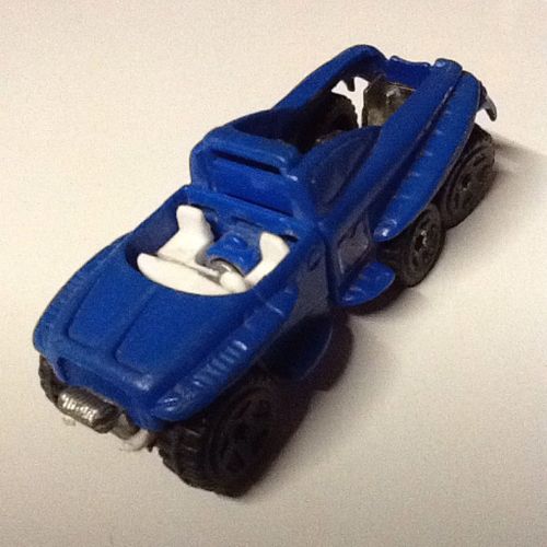 Hot wheels 4x4 6 roues bleu
