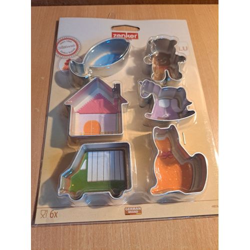 Assortiment De 10 Emporte-Pièces Pour Patisserie Marque Zenker Neuf