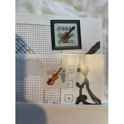 Lot Grilles Violon Et Guitare Broderie Point De Croix