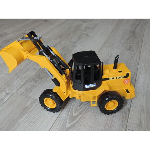 Chargeur Tractopelle Bruder Fr130