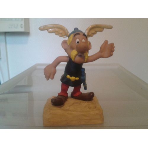 Figurine Astérix Avec Main Levée