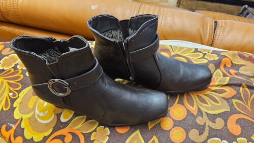 Paire De Bottines Noires - 40