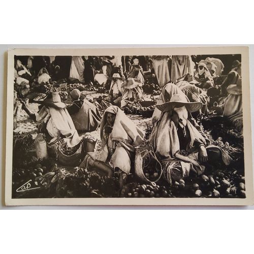 Carte Postale Ancienne,Maroc, Marché Les Marchands De Fruits