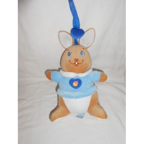 Doudou Lapin Joyeux Chicco Multicolore pull tee shirt bleu col blanc Touché Velours Attache Scratch Coeur noisette Grelot artsana