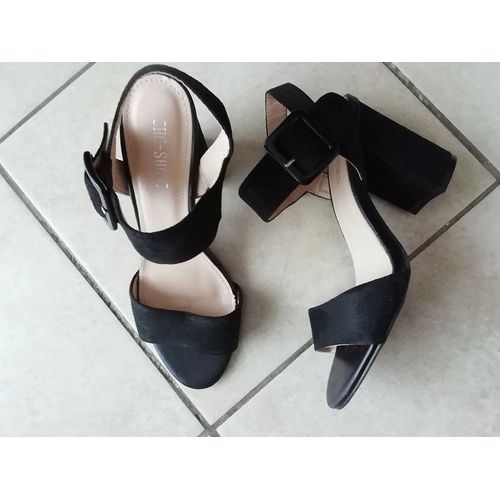 Chaussures - Sandales À Talons Taille 38.