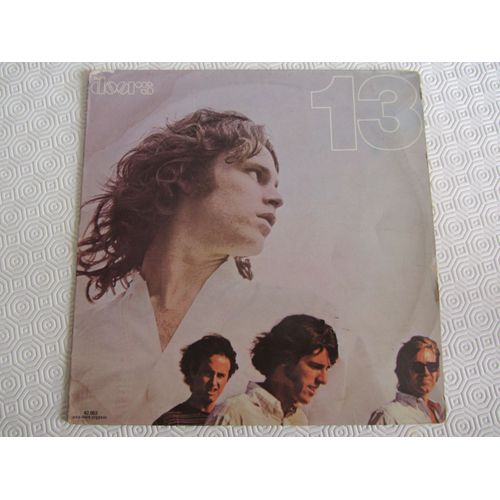 13 : Light My Fire - People Are Strange - Back Door Man - Moonlight Drive - Touch Me - Love Me Two Times - Hello, I Love You - Wild Child - The Unknown Soldier - Etc...