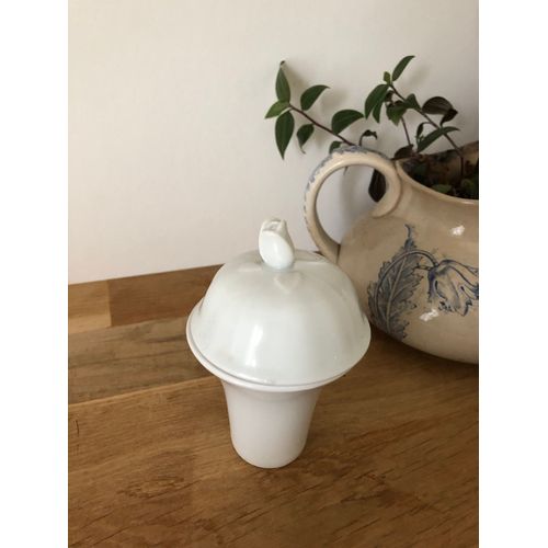 Vintage jolie petite boîte blanche en porcelaine couvercle fleur en relief