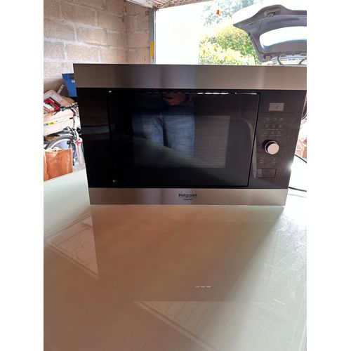 Micro ondes multifonctions Hotpoint encastrable