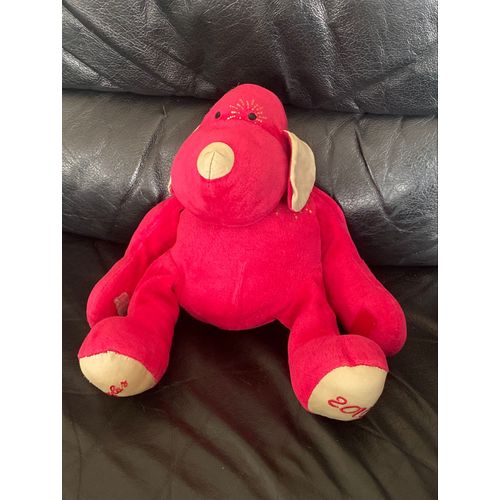 Doudou peluche chien Douglas rouge 2010