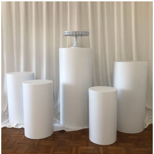 Présentoirs Colonnes cylindriques métalliques blanches