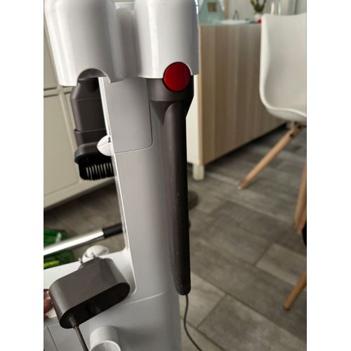 Accessoire Dyson avec sa centrale 
