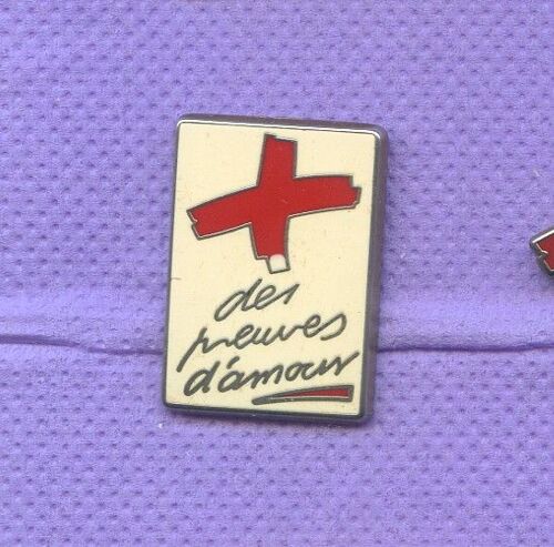 Rare Pins Croix Rouge Arthus Bertrand J756
