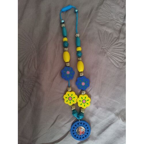 Collier Bleu Jaune Esmeralda Disney
