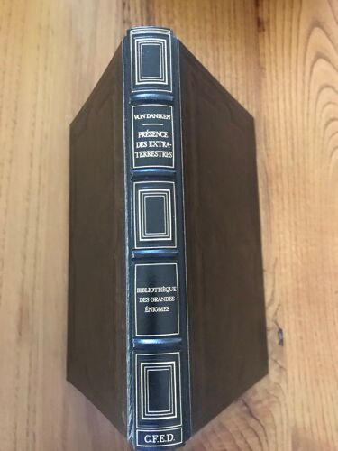 Présence Des Extra-Terrestres. Bibliothèque Des Grandes Énigmes.