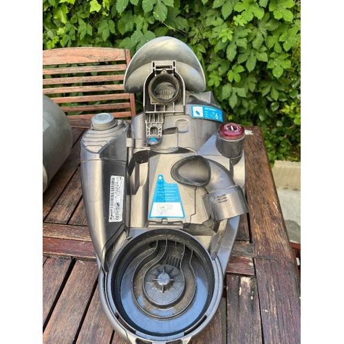 ASPIRATEUR Dyson DC20 a completer zvec les pieces manquantes