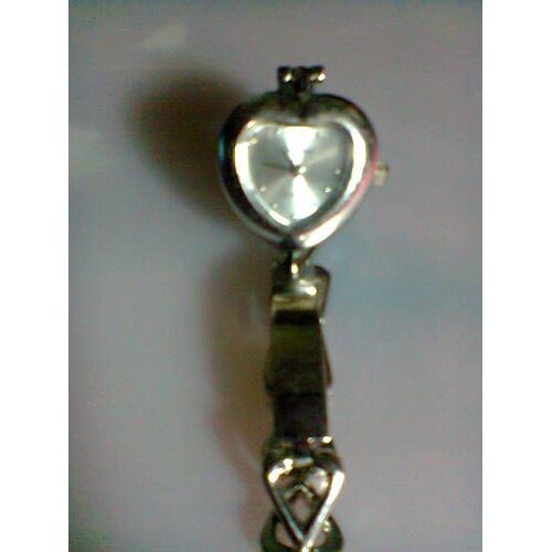 Cartagena - Modele Femme - Montre Coeur - Bracelet Style Gourmette