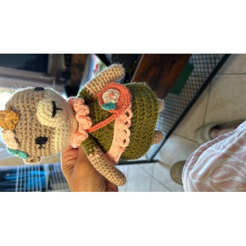 Peluche petite loutre fleuriste