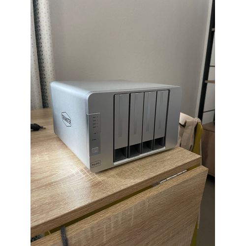 NAS TERRAMASTER F4-210