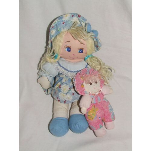 POUPEE CARREFOUR TISSUS CHIFFON PELUCHE 32 cm et 17 cm