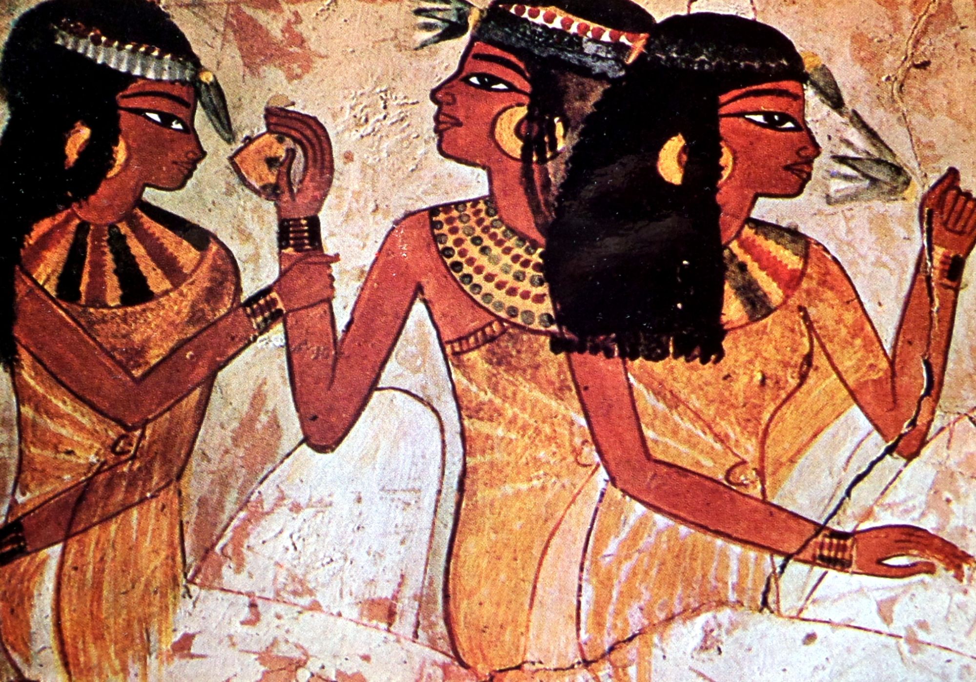 Reine égyptienne, pharaon avec couronne d'or, urée, serpent et beau visage  . — Photo de stock par ©Tim0920 - 147532175, image size:2000x1397