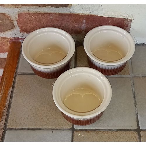 3 Ramequins Emile Henry France - Bicolores Marron Et Beige , Adaptés À La Cuisson Au Four Et Au Lave Vaisselle - Diamètre 09cm ,Hauteur 05cm