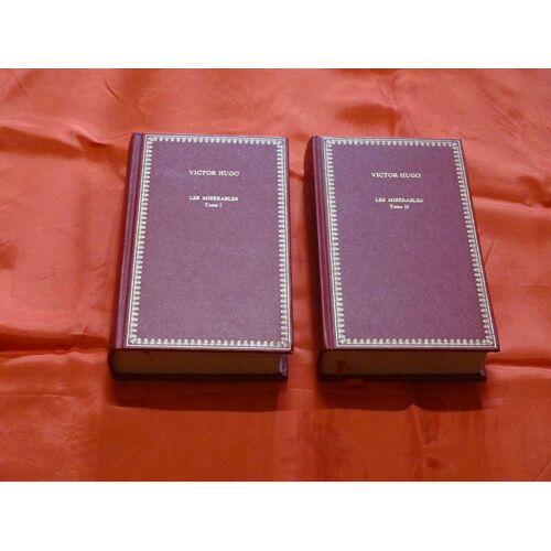 Les Misérables - En Deux Tomes - - - Victor Hugo .