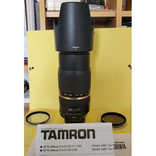 objectif Tamron Di VC USD 70-300 f/ 4-5,6 monture Nikon SP pare soleil filtre UV et filtre polarisant