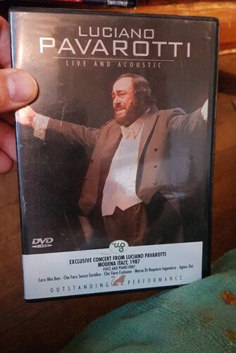 Luciano Pavarotti Live And Acoustic