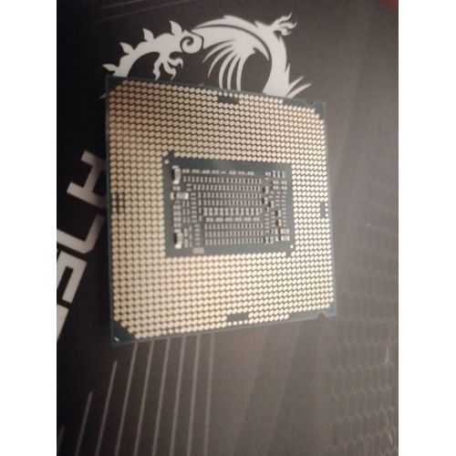 Processeur intel i5 8600k en vente fonctionnel vendu dans une pochette.prix Negociable.