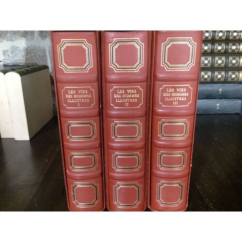 Plutarque Les Vies Des Hommes Illustres Oeuvre Complète Édition Sous Emboitage Numérotée Illustrée Tirée À Part Sur Vélin Antique