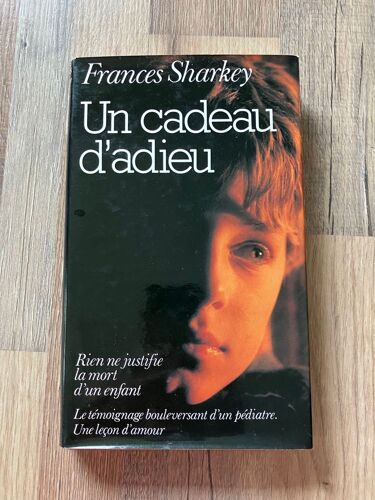 Livre Broché-Frances Sharkey-Un Cadeau D’Adieu