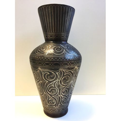 Ancien Vase en Acier Damasquiné d'Argent Style Indo-Persan Travail Marocain Art
