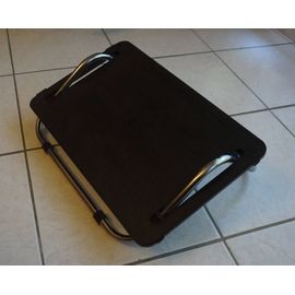 Repose-Pieds Ergonomique Démontable Dagotta. Plateau En Plastique Noir, Et Structure En Acier Chromé Équipée De Bagues Antidérapantes En Caoutchouc. 49 Cm (Long.) * 38 Cm (Larg.) * 15 Cm (Haut.)