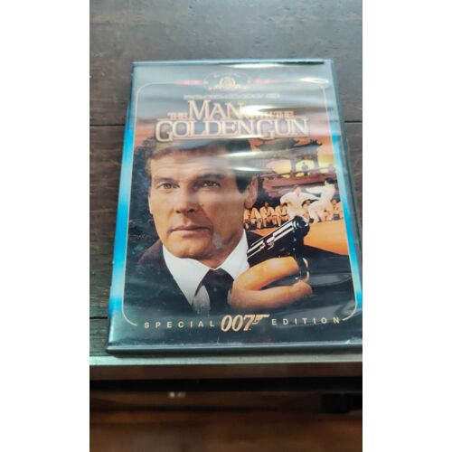 James Bond. L'Homme Aux Pistolets D'Or