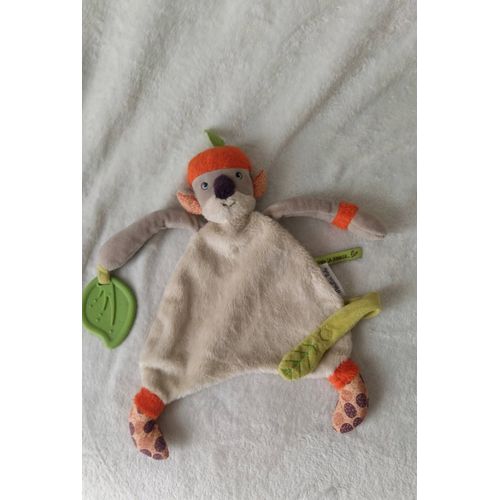 Doudou plat koala koco moulin roty beige orange et vert feuille anneau de dentition dans la jungle attache tétine