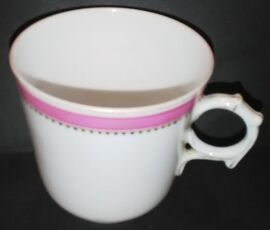 Tasse A Café - Porcelaine Fine - Signée " Pillivuyt & Cie "