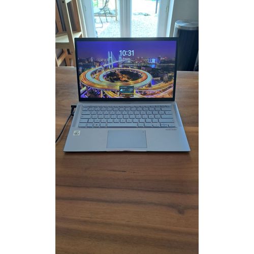 Asus Notebook UX431F - 13" Intel Core i5 - Ram 8 Go - DD 256 Go