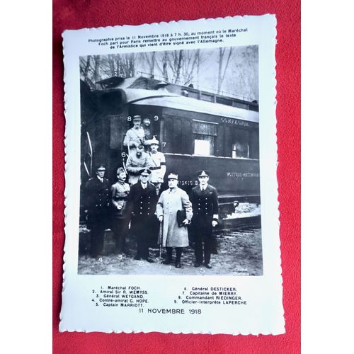 Carte Postale Animée Cpa Dentelée D'Une Photo Véritable Prise Lors De L'Armistice 11 Novembre 1918. Maréchal Foch Wagon Du Train (Lieu Signature Armistice Guerre 14-18).