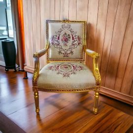 Salon Complet Louis Xv ¿ Bois D¿Hêtre Doré, Tissus Beige Et Rose À Motifs
