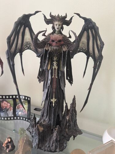Official Diablo 4 - Blizzard Statue Of Lilith - 24.5in Premium Statue
