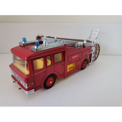 Dinky Toys E.R.F. Fire Tender 266 Made In England-Dinky Toys