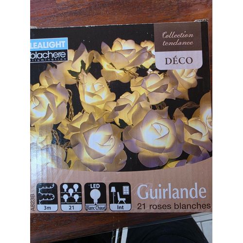 Guirlande led 21 roses blanches
